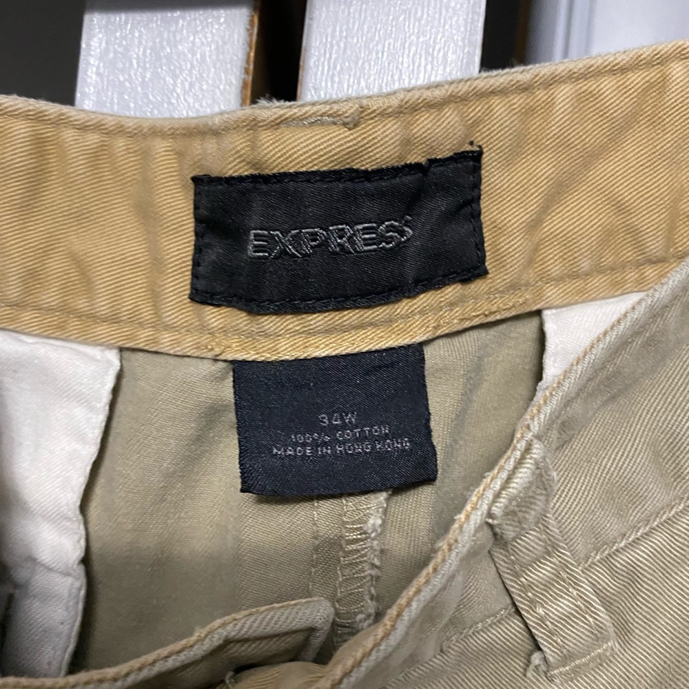 Shorts - Picture 3 of 4